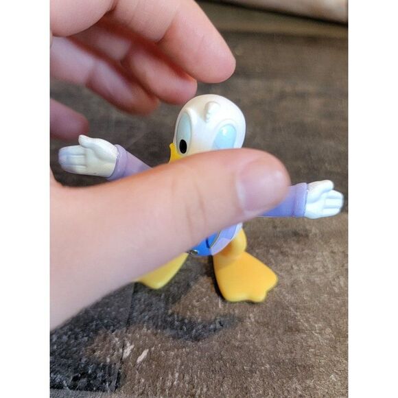 McDonald's 2021 Donald Duck Formal Wear Disney toy figure - Picture 2 of 6